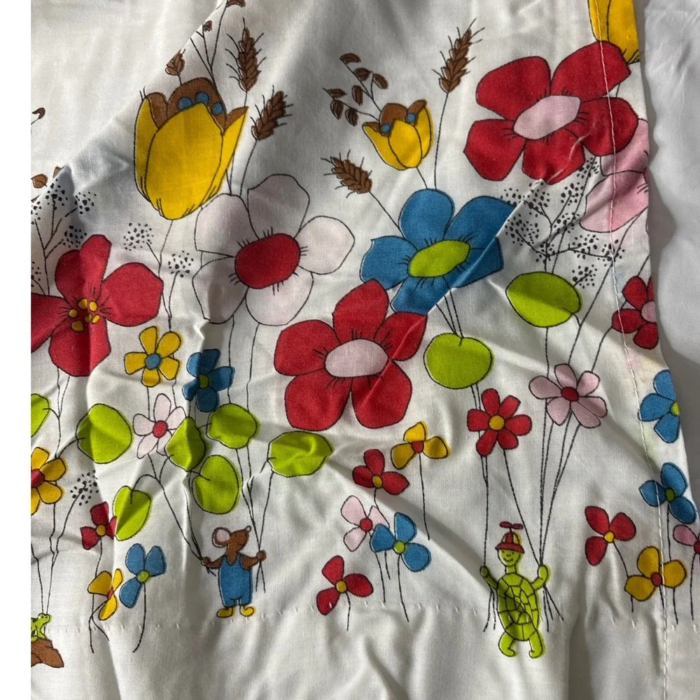 Fashion Manor JCPenney Vintage Floral‎ Curtain Panel Colorful Flowers Mice 1970s